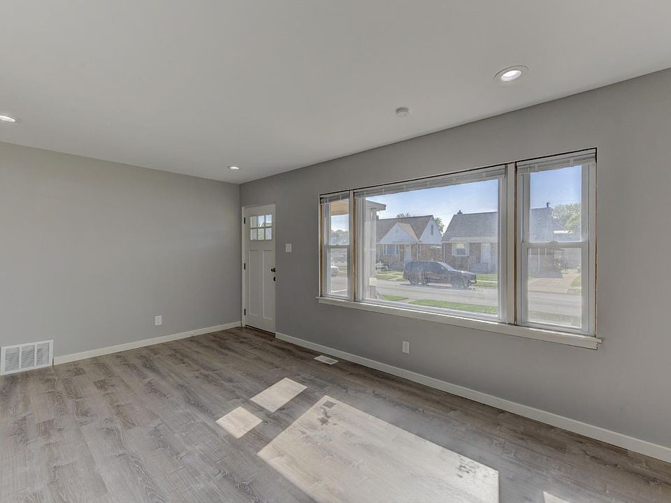 2nd image of 7125 McLaughlin Ave