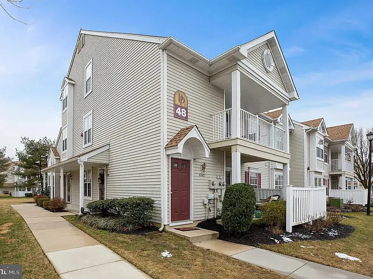 4801 Aberdeen Ln — Photo 1
