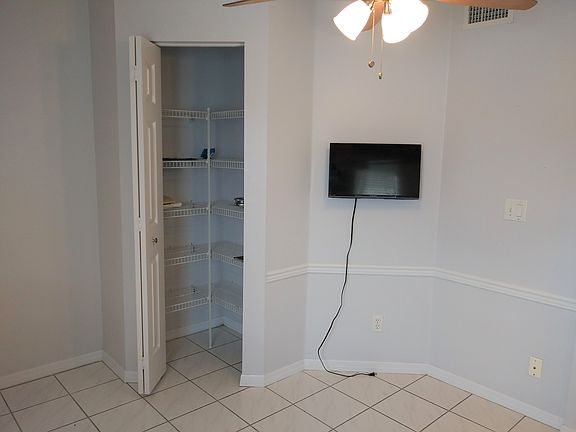 Pantry, Eat-in area