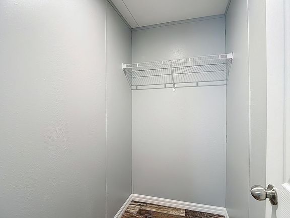 4th image of 7158 Sunnyside Dr