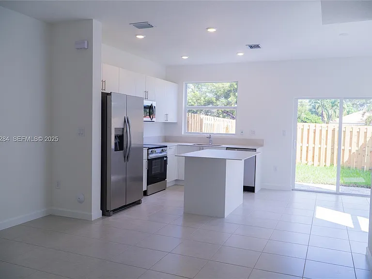27651 SW 155th Ave — Photo 3
