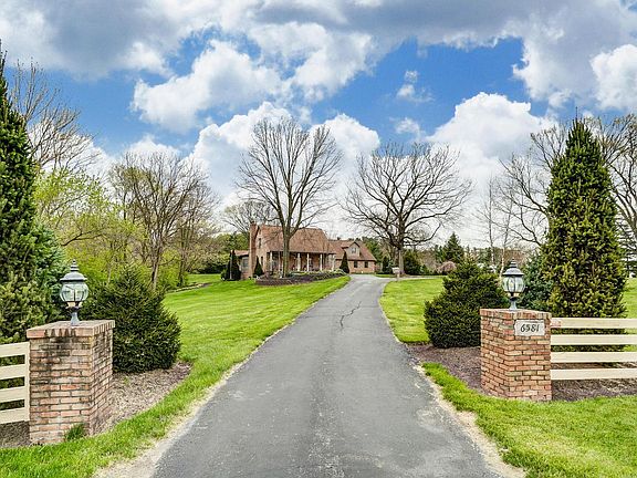 3rd image of 6581 Jackson Pike