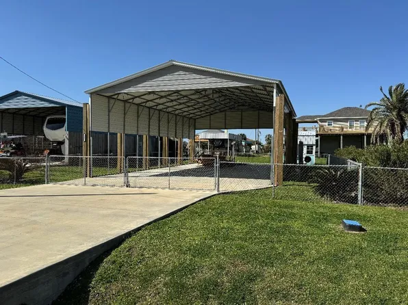 927 S East Rd, Pt Bolivar, TX 77650