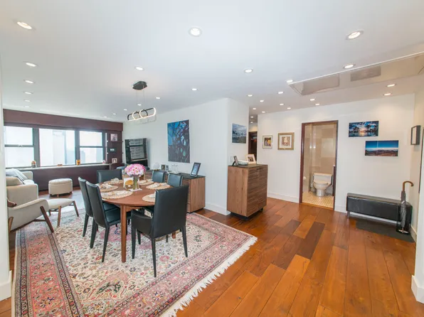 160 East 38th Street image 2 of 15