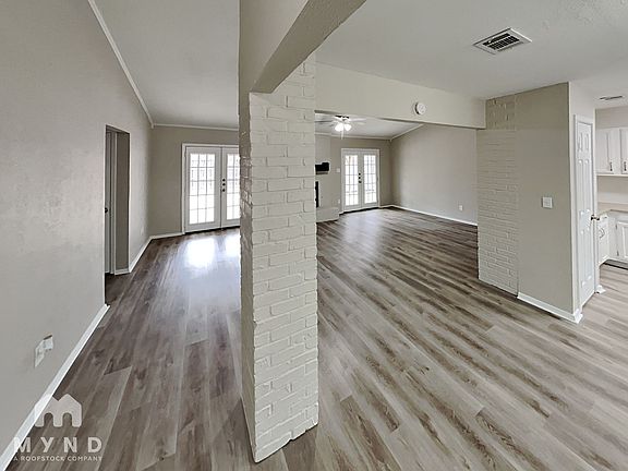 3rd image of 105 Ripplewood Dr