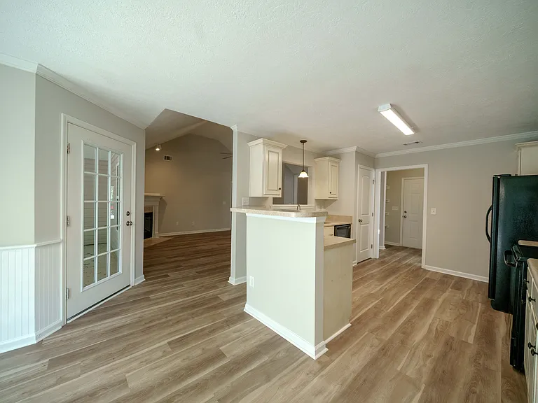 3121 Alexandria Dr — Photo 13