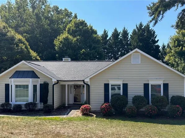 6717 River Hills Dr, Greensboro, NC 27410