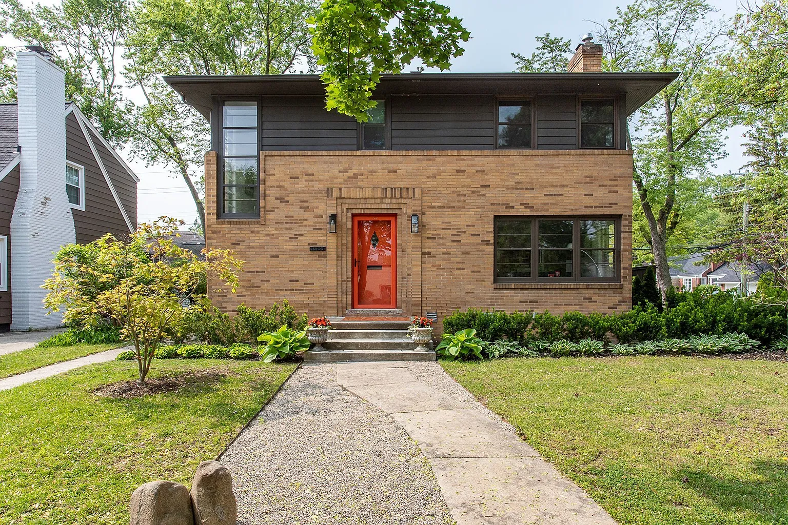 10155 Elgin Ave photo 1