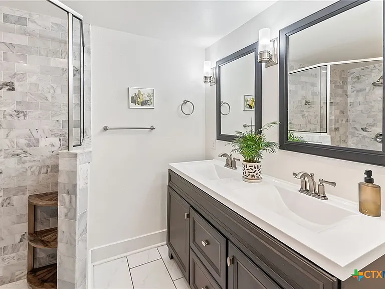 2404 Oak Crest Ave — Photo 22