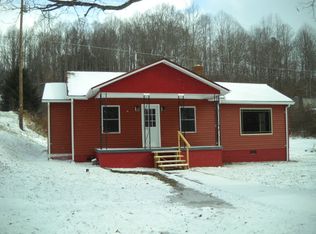 4220 Coal River Rd, Arnett, WV 25007