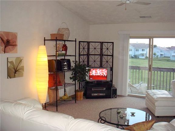 4th image of 4952 Pine Cone Ct APT 2