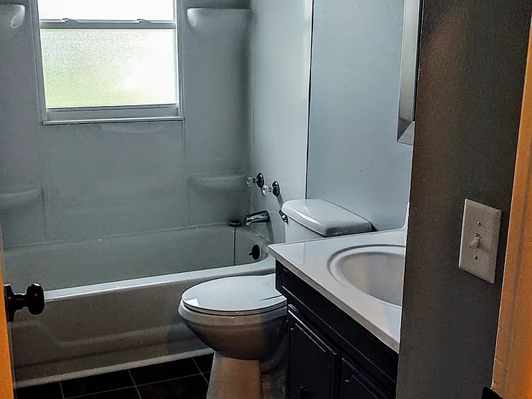 1759 Welshire Dr — Photo 10