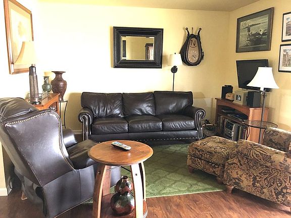 3rd image of 58 Dogwood Dr