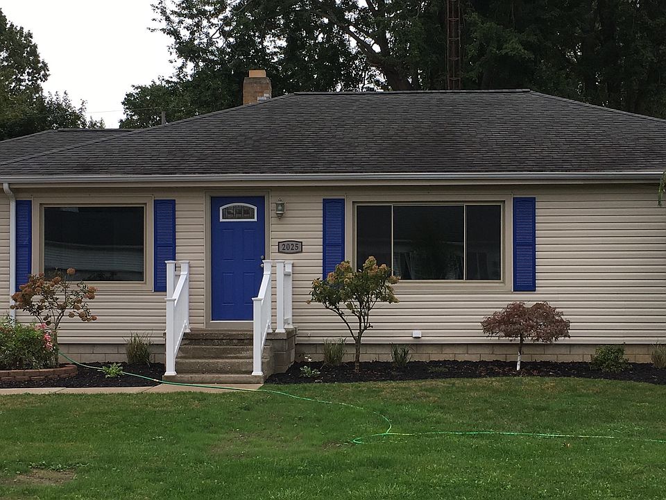 1st image of 2025 Roselawn Dr