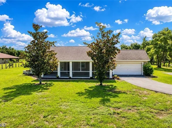 21680 N River Rd, Alva, FL 33920