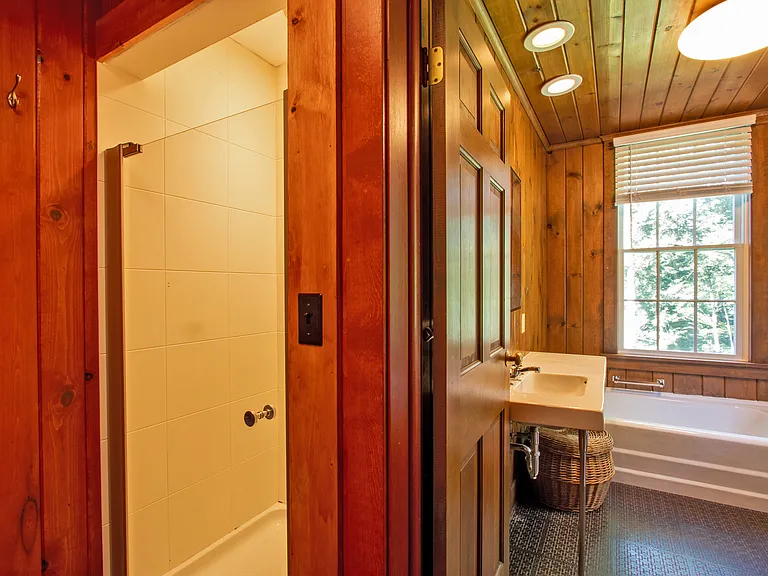 390 Erpf Rd #2W — Photo 6