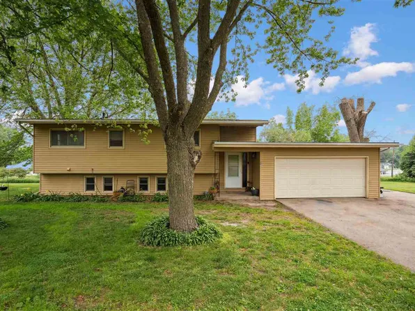 331 Lake View Dr NE, Solon, IA 52333