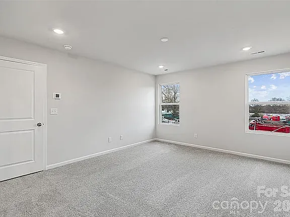 520 Bond St — Photo 14