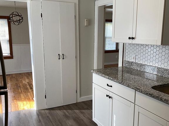 3rd image of 25770 Leach St