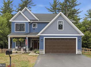 10823 Hershey Dr, Williamsport, MD 21795