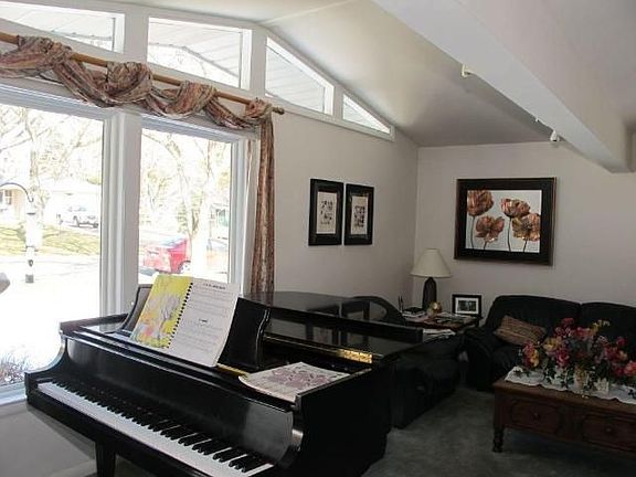 Window & ceiling detail!