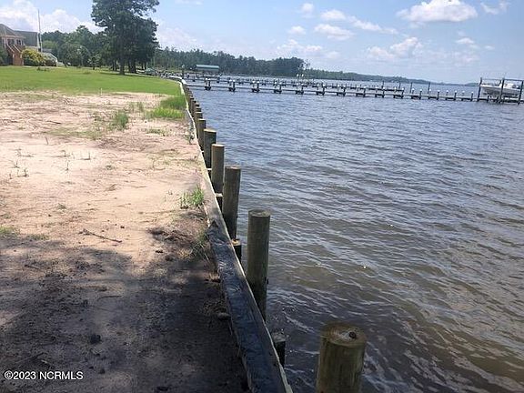 3rd image of 17 River Drive