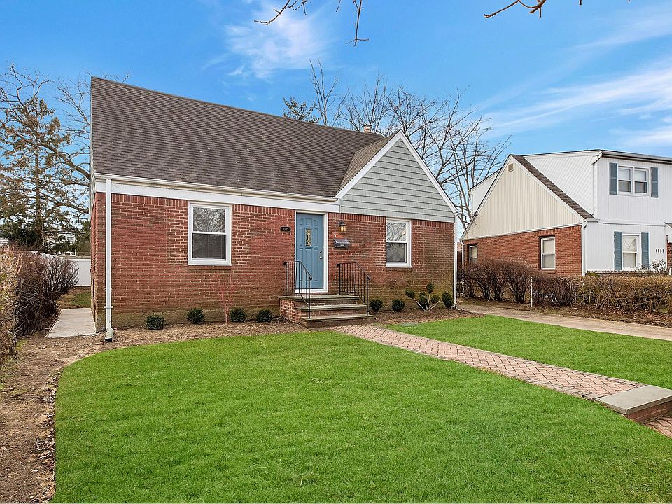 1st image of 1035 Oaks Dr