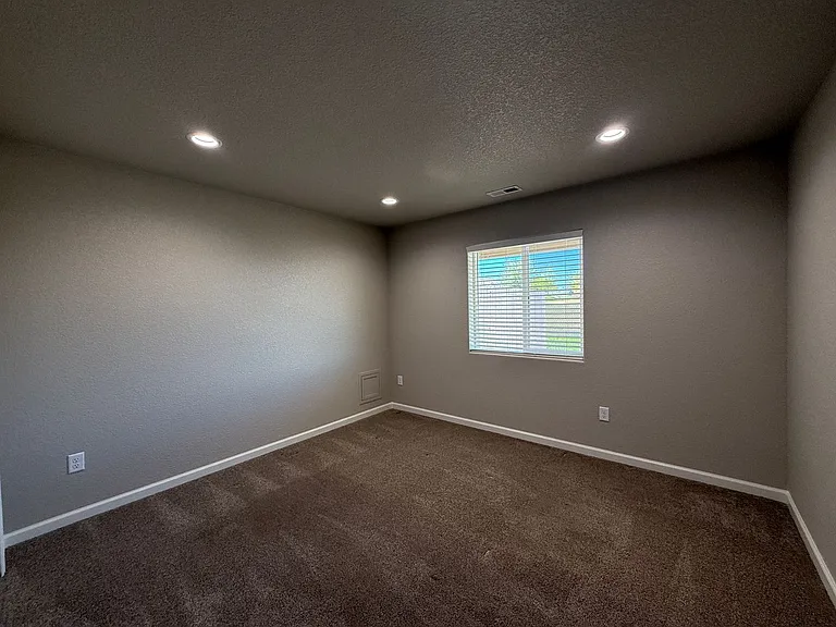 153 S Stardust Cir — Photo 11