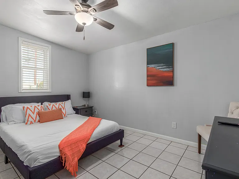 2844 E Blanche Dr — Photo 6