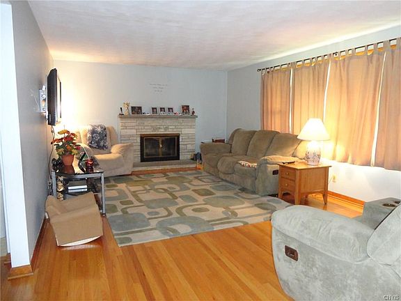 5th image of 22 Lorraine Cres