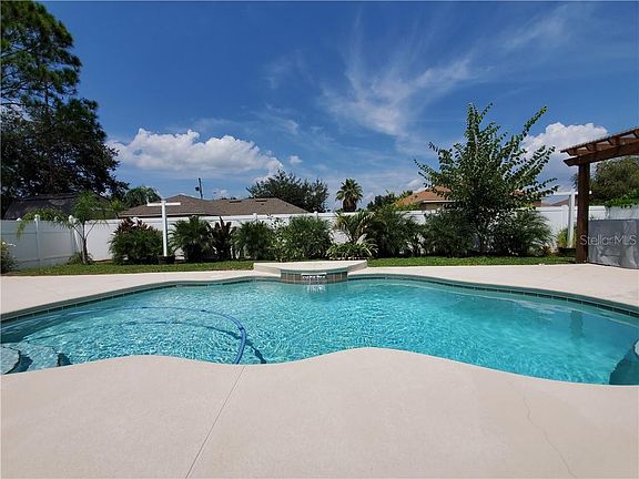 2nd image of 919 Cannes Dr