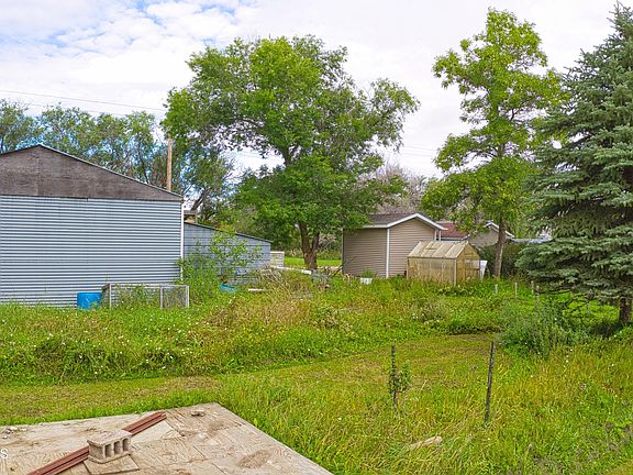 4th image of 307 Linda St