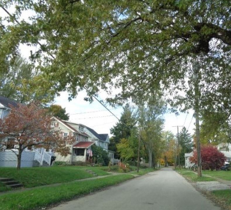 2nd image of 1935 E 39th St