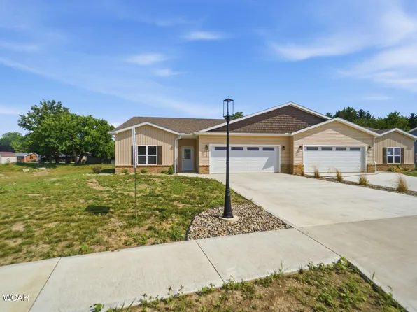 1207 Jennings Xing, Van Wert, OH 45891
