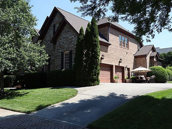 4th image of 2815 Bevis Ln
