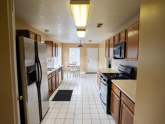 3rd image of 4803 Heritage Plains Dr