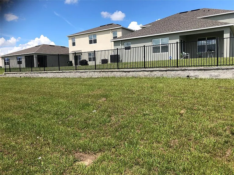 308 Sofia Ln — Photo 39
