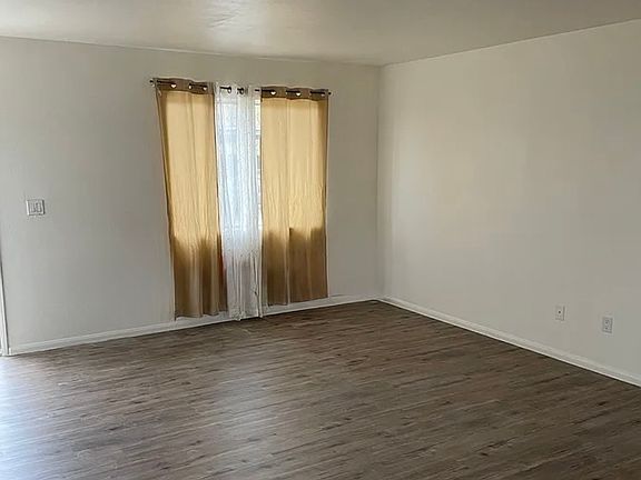 5th image of 73556 Sunnyslope Dr APT D