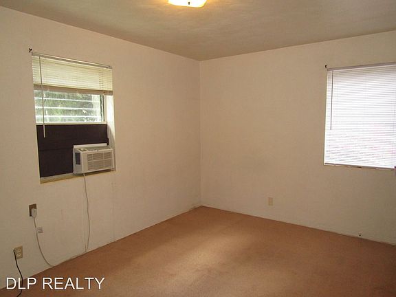 5th image of 299 Roosevelt Dr