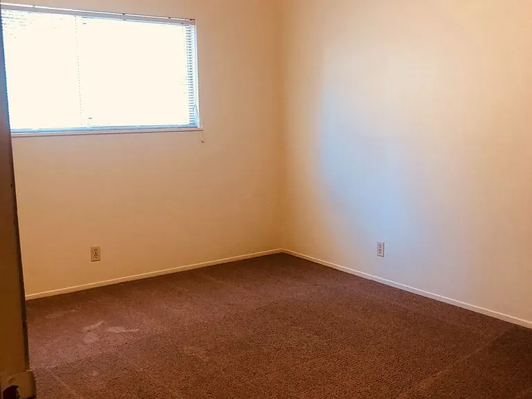 2770 Lk Wood Blvd — Photo 7