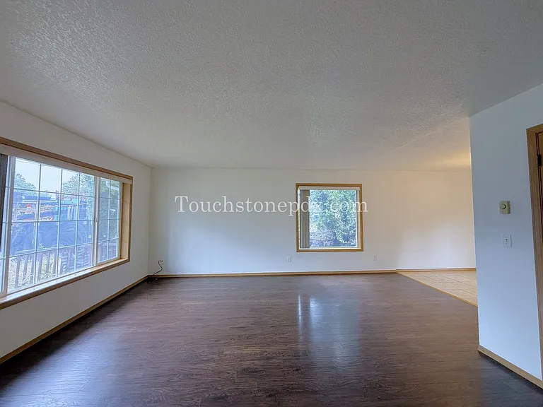 14919 SE Powell Blvd — Photo 3