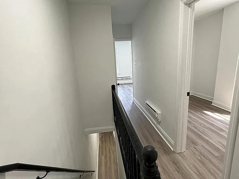 925 W 3rd St — Photo 14