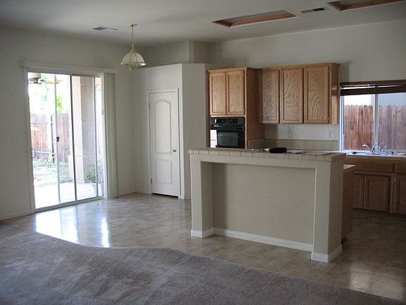 5th image of 10805 Snowcreek Falls Ave