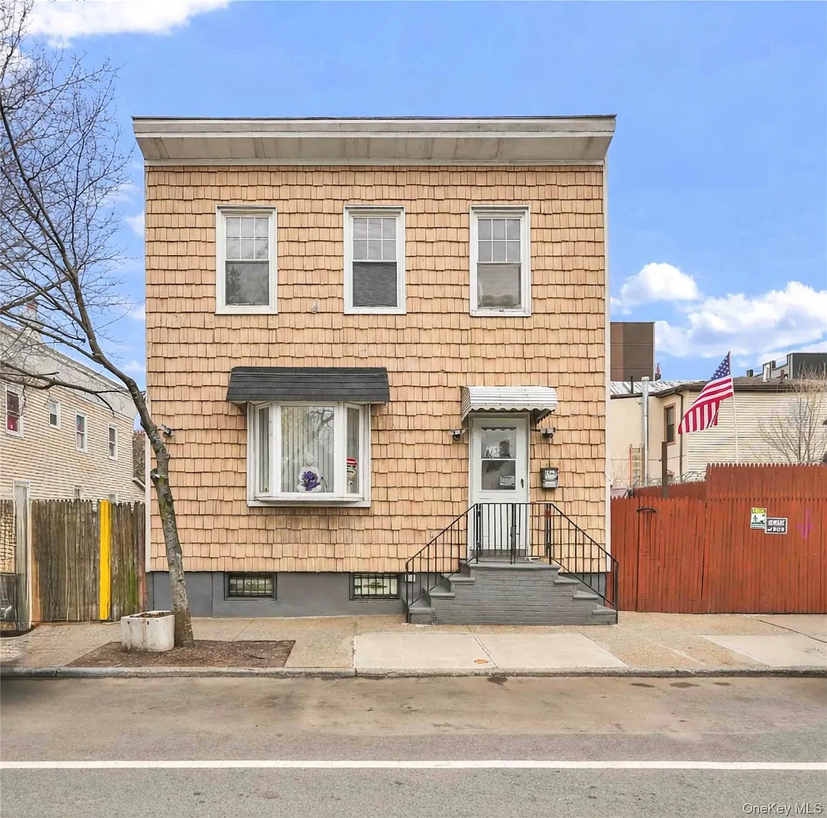 152 Miller Avenue photo 1