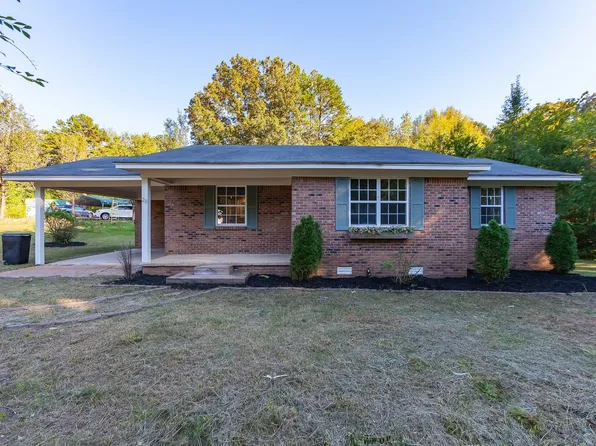 28 Falcon Rd, Selmer, TN 38375