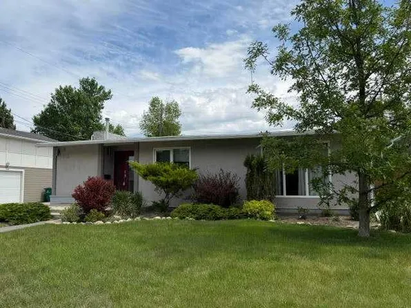 613 W 30th St S, Lethbridge, AB T1J 3V2