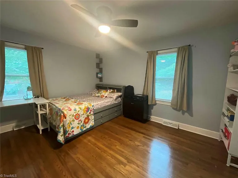 1712 N Mebane St — Photo 20