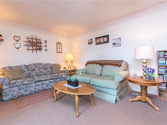 3rd image of 1166 Peppertree Dr