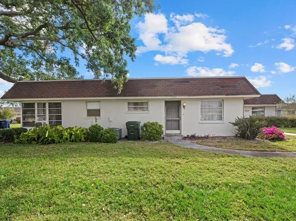 1343 Glendale Cir W #216, Sarasota, FL 34232