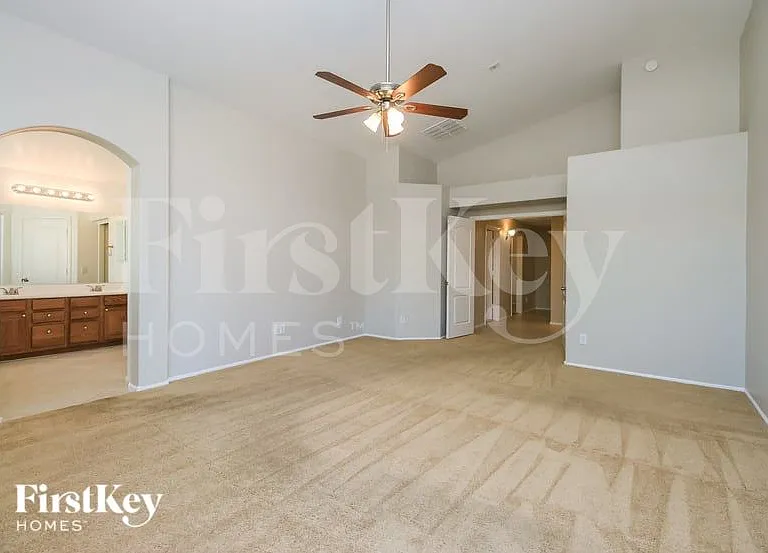 98 E Clairidge Dr — Photo 8